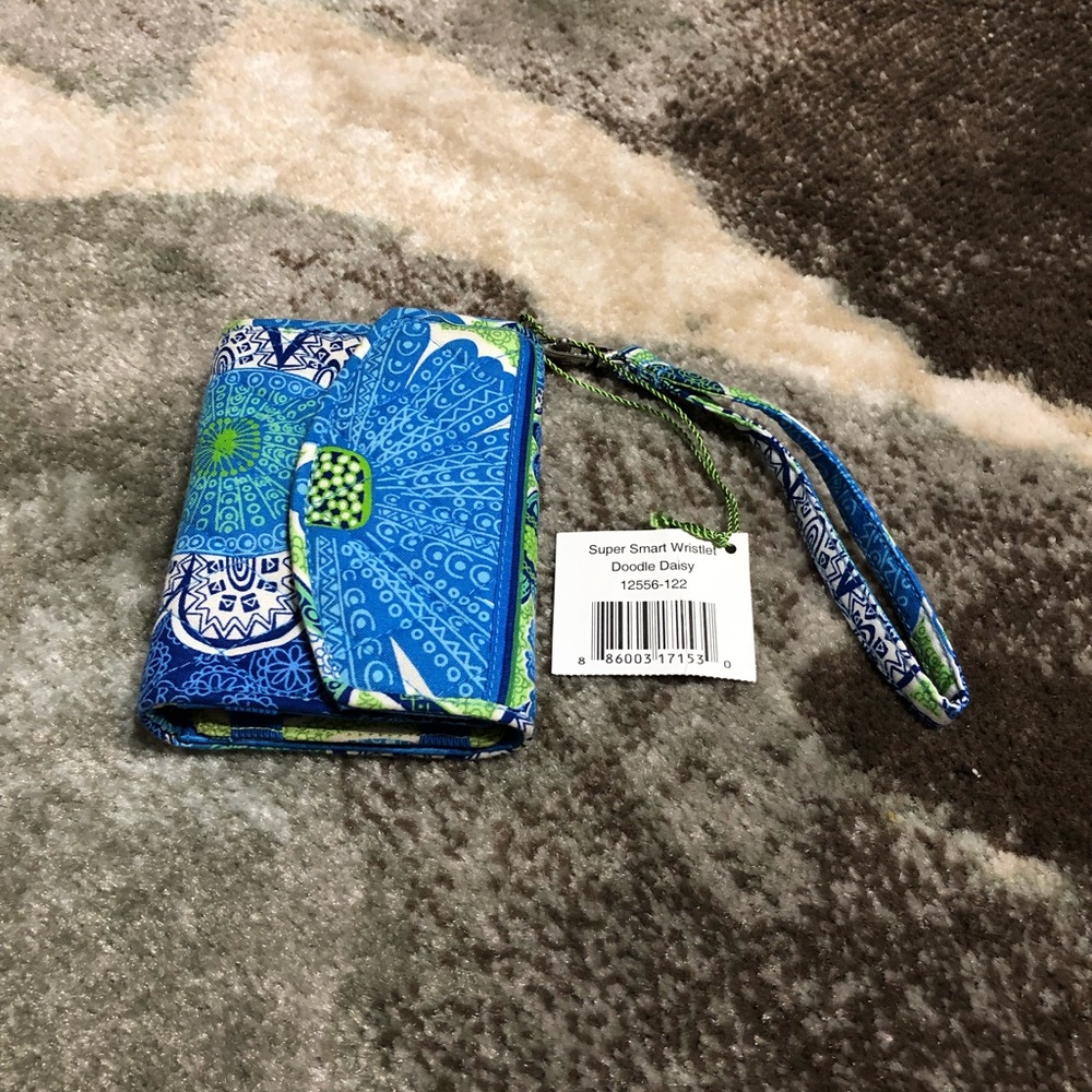 Vera Bradley Doodle Daisy wristlet